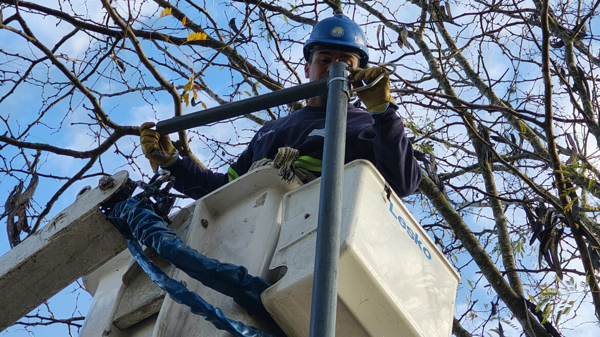 El Plan de Alumbrado 2025 avanzó en más zonas del oeste, el norte y el sur de La Plata