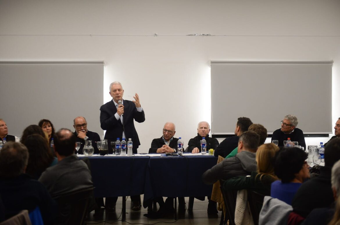 Alak y referentes del sector productivo analizaron planes para el desarrollo de La Plata