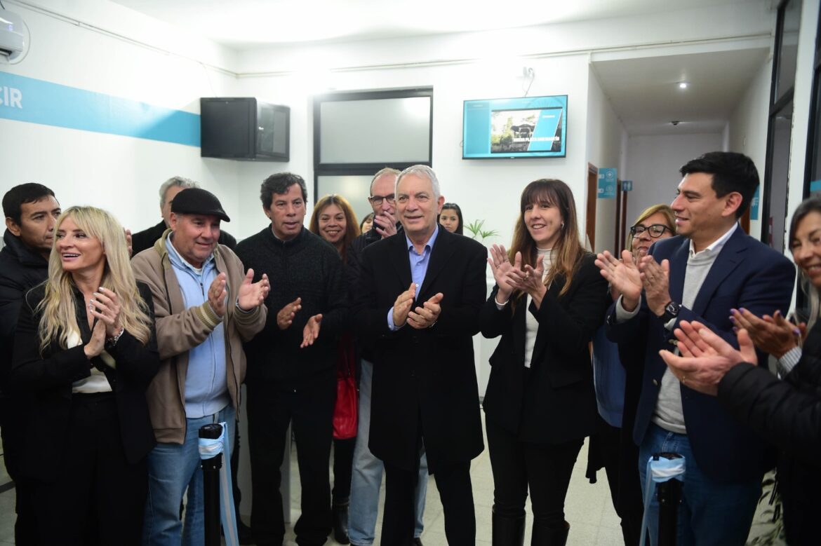 Alak inauguró una nueva sede de licencias de conducir en Los Hornos