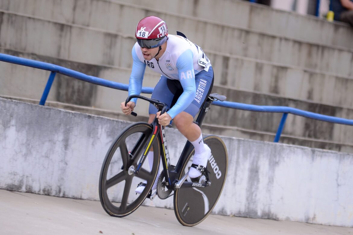 El ciclista de Mar de Ajo Lucas Vilar se afianza entre los mejores del mundo