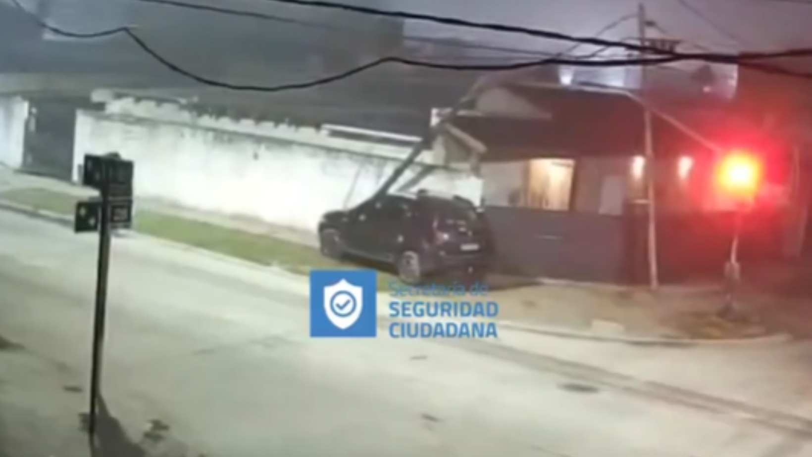 Berisso: un auto chocó contra una columna y el conductor fue ...