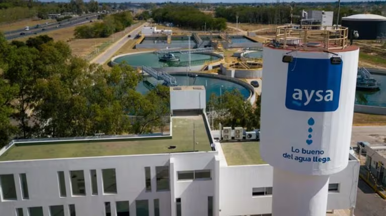 El Gobierno avanza con el proceso de privatización de AySA