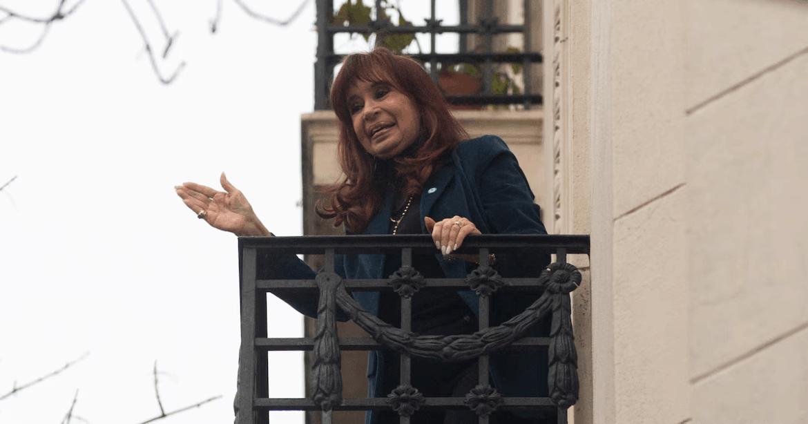 Cristina Kirchner envió un mensaje a la militancia peronista desde Quilmes: «Salir a militar más calles»