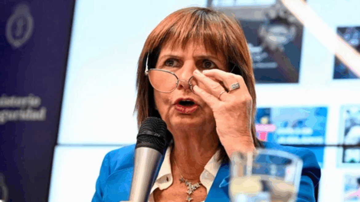 Bullrich denunció a Kicillof por espionaje ilegal y persecución ideológica tras la filtración de chats policiales