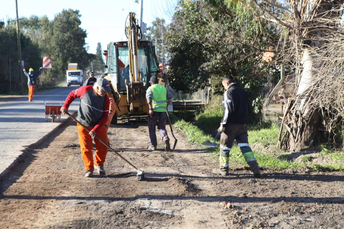 Nuevo asfalto e hidráulica: la obra en una vía neurálgica de Villa Elvira ya supera el 75% de avance