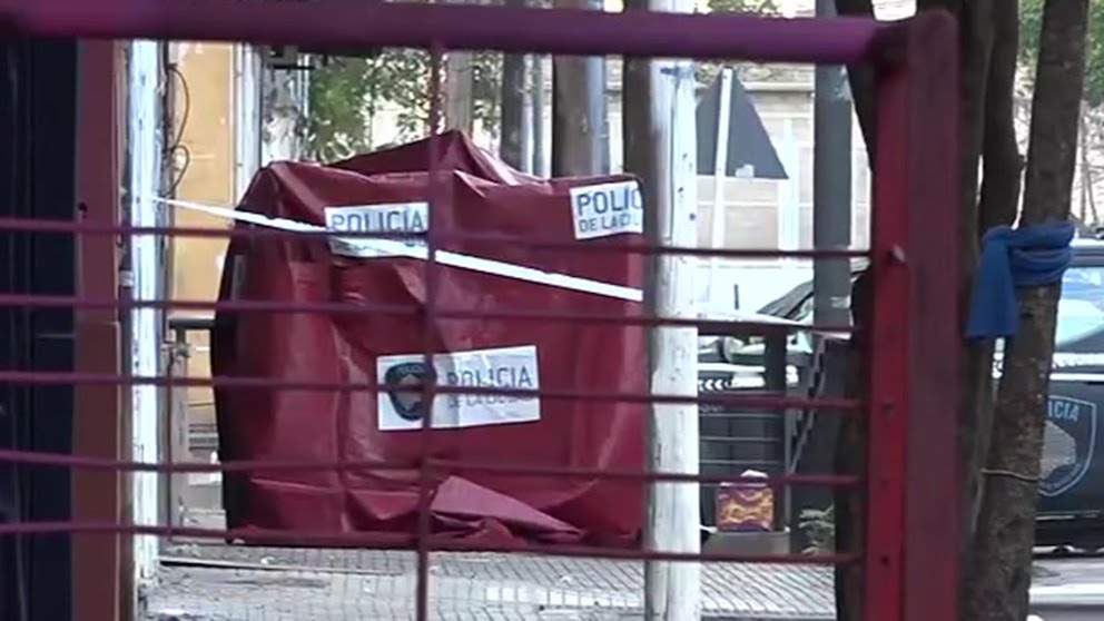 Un policía mató a un hombre que lo amenazó con un arma