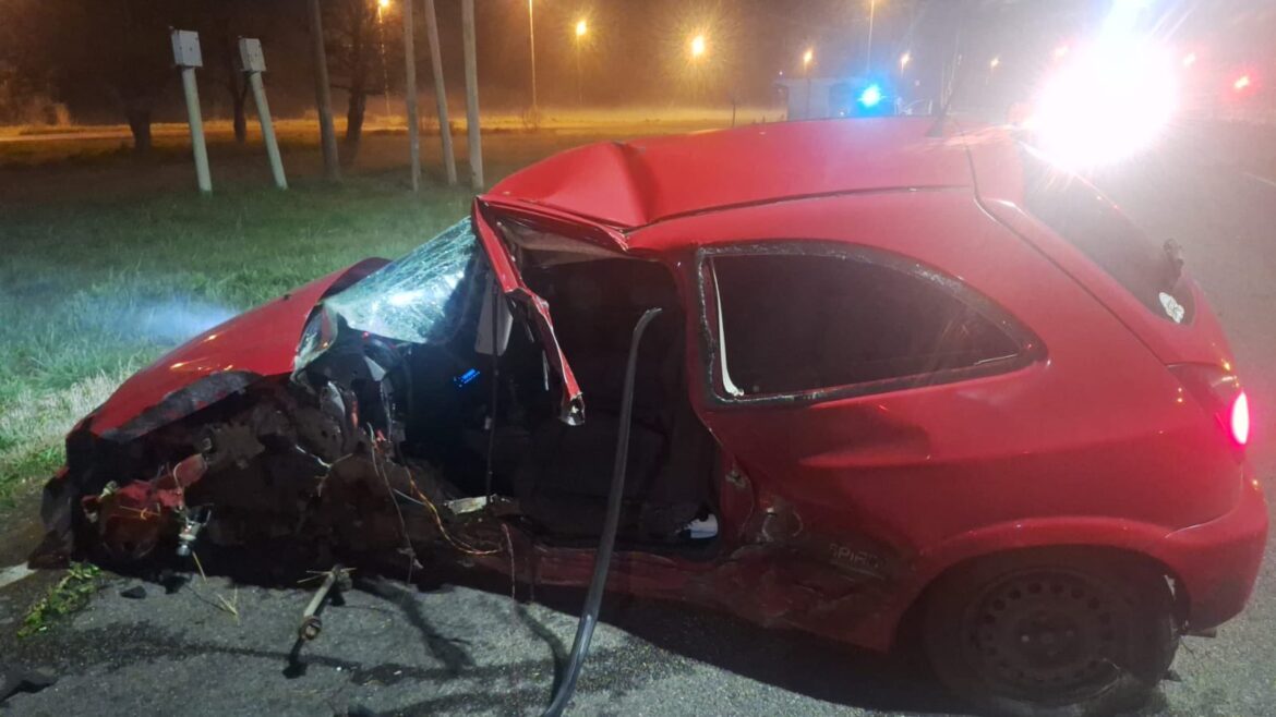 Murió un policía tras chocar contra una columna en Parque Pereyra