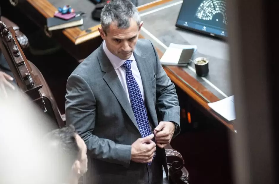 Martín Menem rompió el silencio y se despegó del escándalo de las coimas