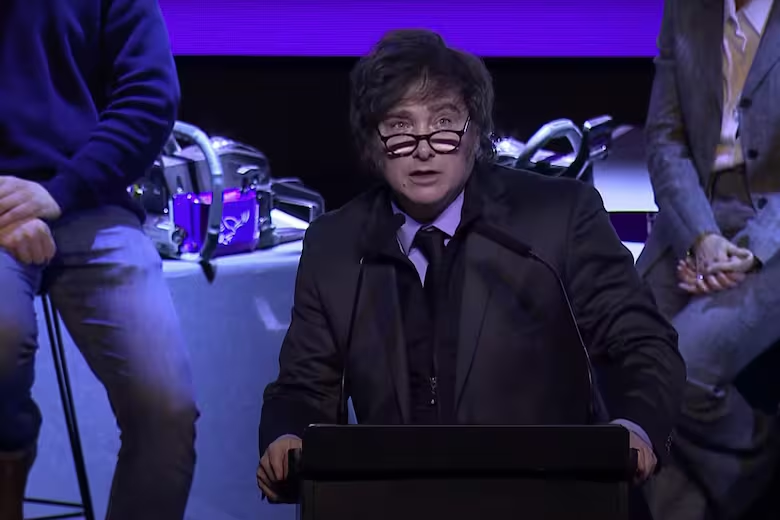 La confianza en el Gobierno cayó un 13,6 y alcanzó su nivel más bajo desde la asunción de Javier Milei