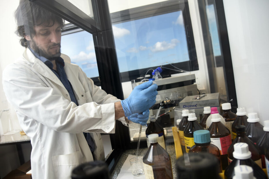 Laboratorio de la UNLP: único en el país en monitorear gratis una rara epilepsia