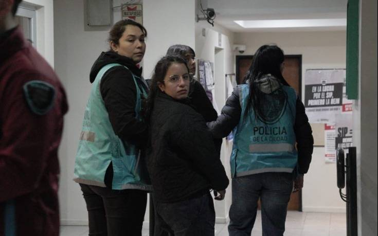 Detuvieron a una estudiante de la UNLP y a una fotógrafa durante la marcha de jubilados en el Congreso