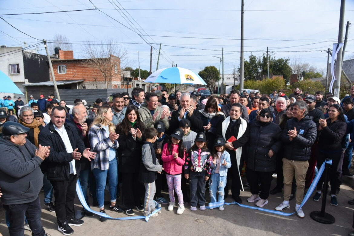 Alak inauguró nuevo asfalto y obras hidráulicas para San Lorenzo