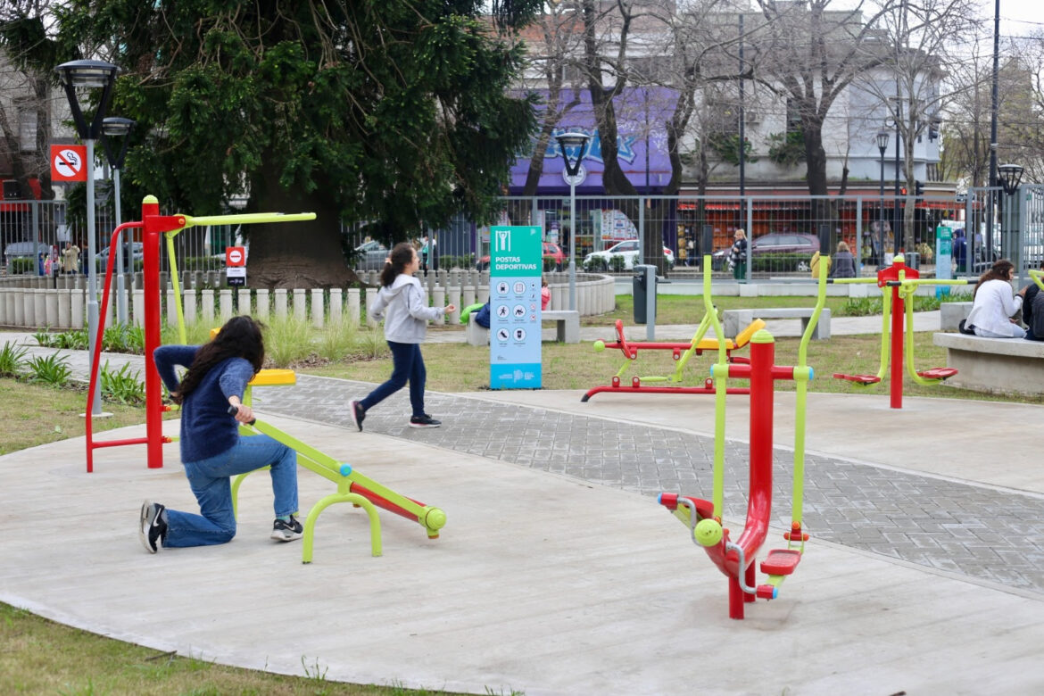 La Plaza de la Identidad y la Memoria luce renovada con juegos, postas deportivas e iluminación