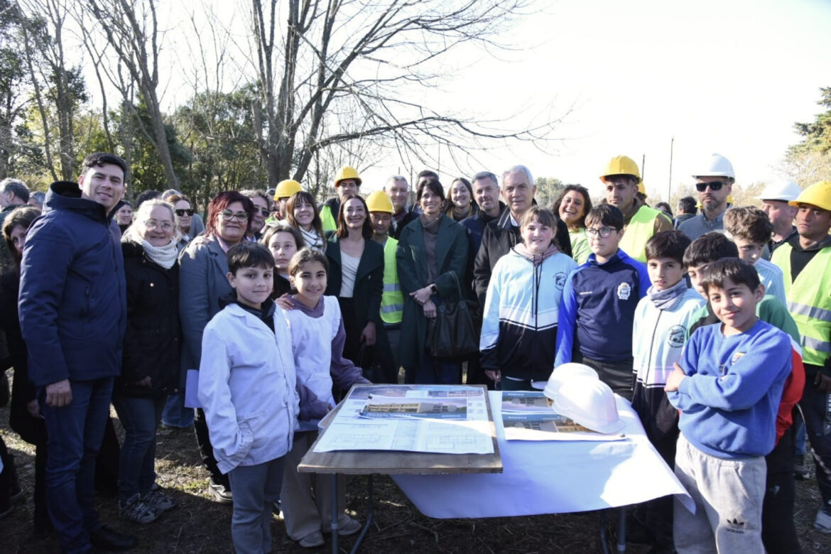 Con Alak, comenzó una obra histórica para construir la primera escuela secundaria de Correas
