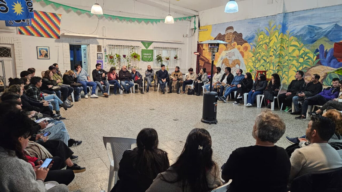 Fuerza Patria La Plata inició una campaña de cercanía con fuerte presencia en todas las localidades y barrios de la ciudad