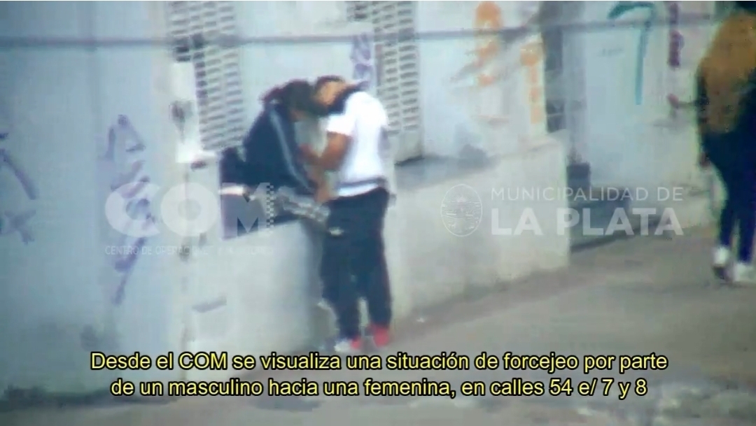 El Centro de Operaciones Municipal identificó a un hombre que agredía a una mujer en la vía pública: fue demorado