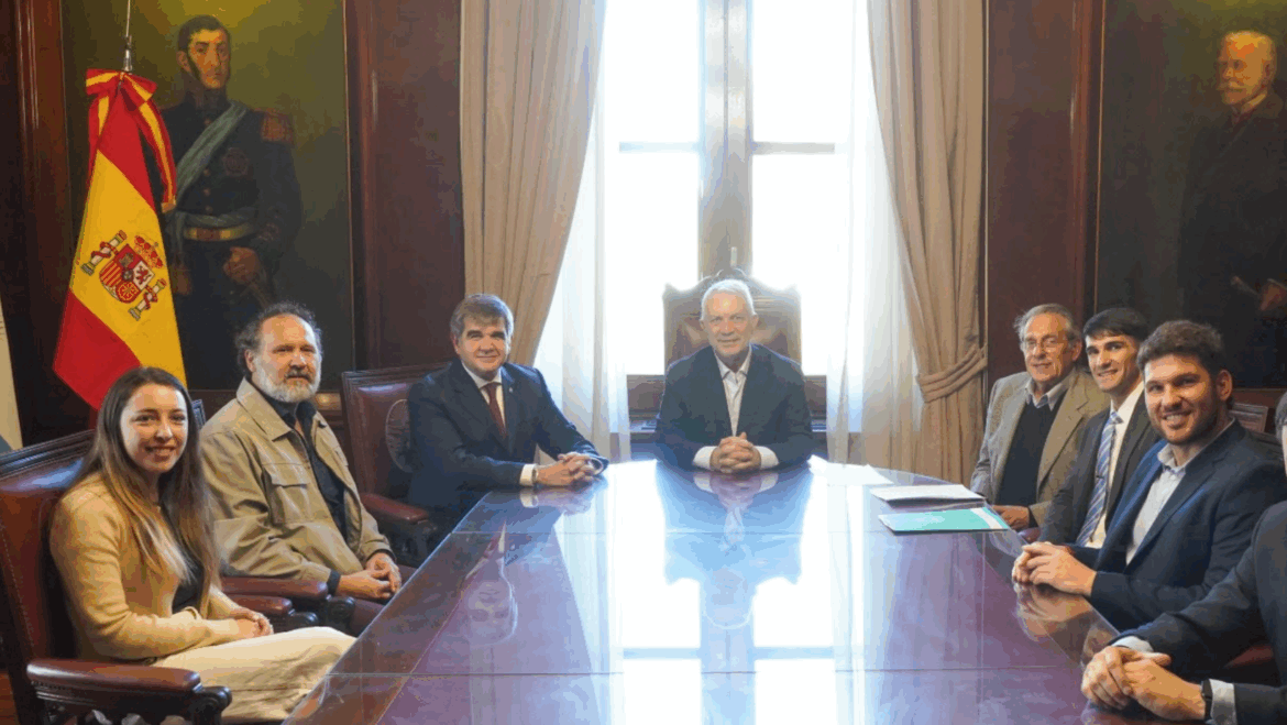 Alak recibió al embajador de España para fortalecer lazos institucionales
