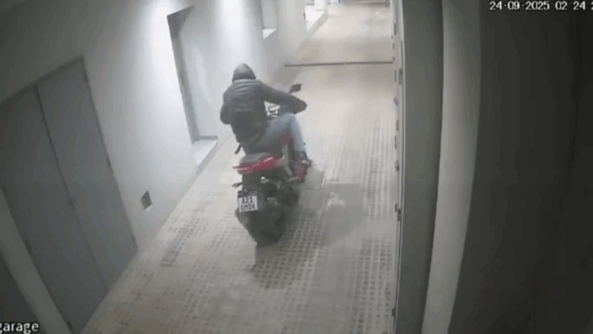 La Plata: pareja de delincuentes robó dos motos a metros de la estación de trenes