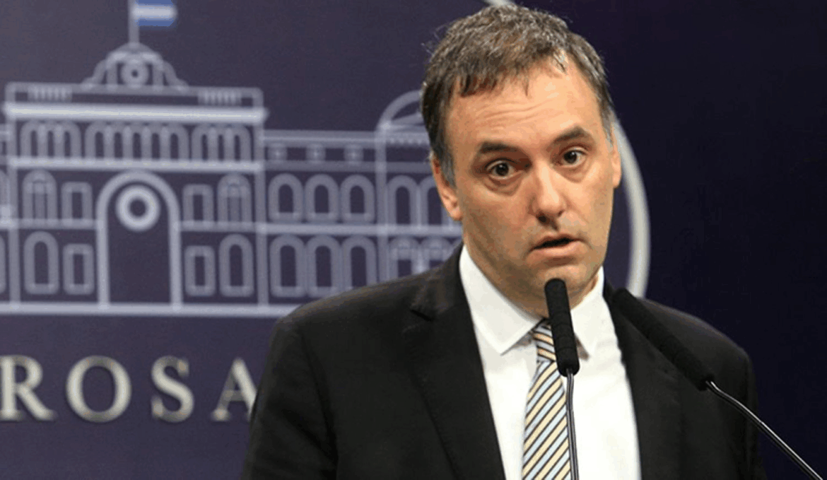 Adorni desafió al Congreso: “¿Están dispuestos a renunciar a su sueldo por cuatro meses?”