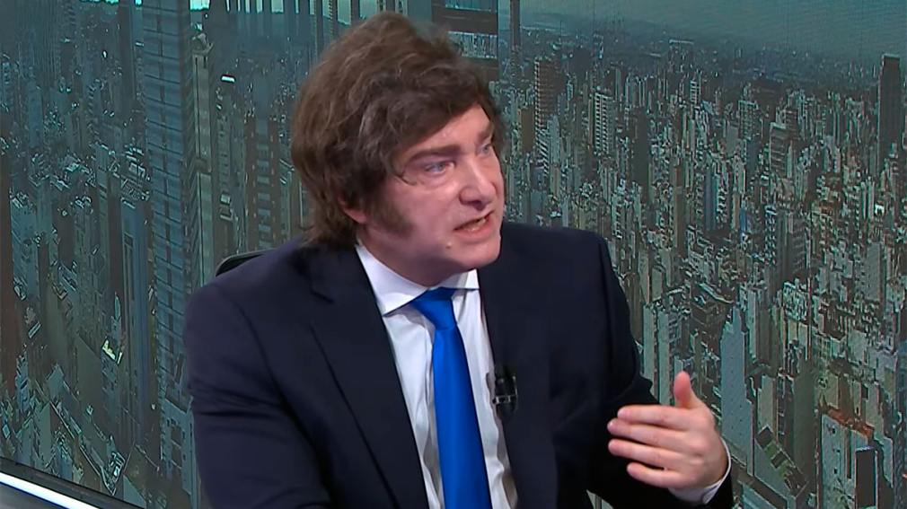 Milei denunció un “escrache organizado” en Ushuaia: “Quieren instalar que no puedo caminar por la calle porque la gente me odia”