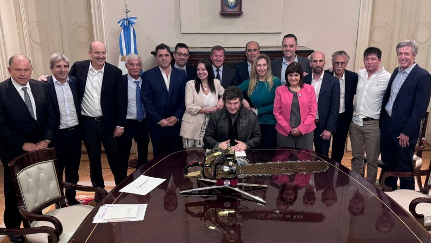 Milei reunió dos veces al Gabinete tras la derrota en Provincia y abrió un análisis político rumbo a octubre