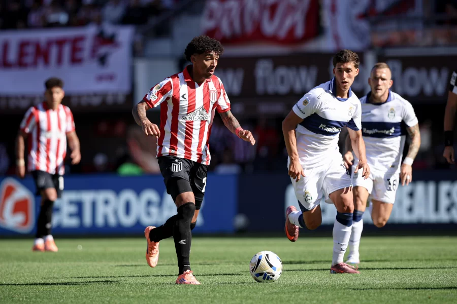 Estudiantes ganó el clásico con autoridad y hundió aún más a Gimnasia