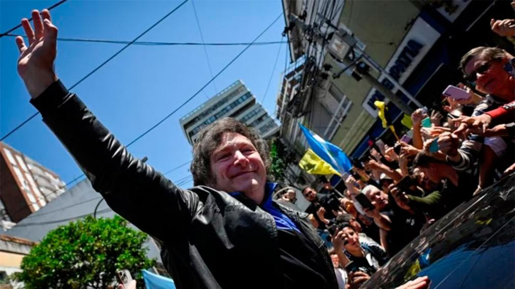 Milei encabezó una caravana en Córdoba, pidió apoyo electoral y defendió el rumbo económico