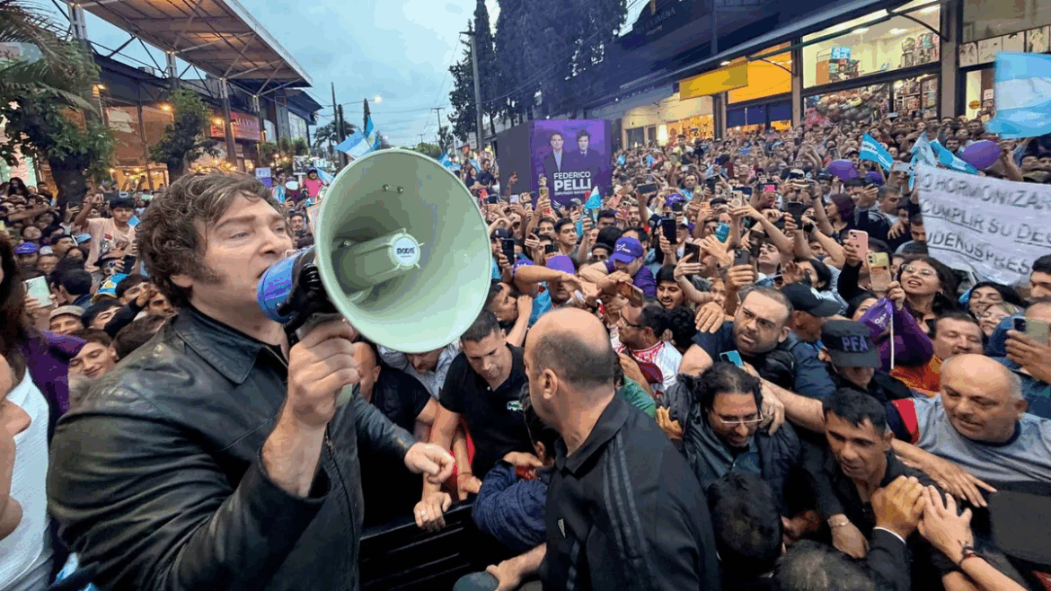 Milei cierra la campaña de La Libertad Avanza en Rosario con la presencia de todo su Gabinete y candidatos nacionales