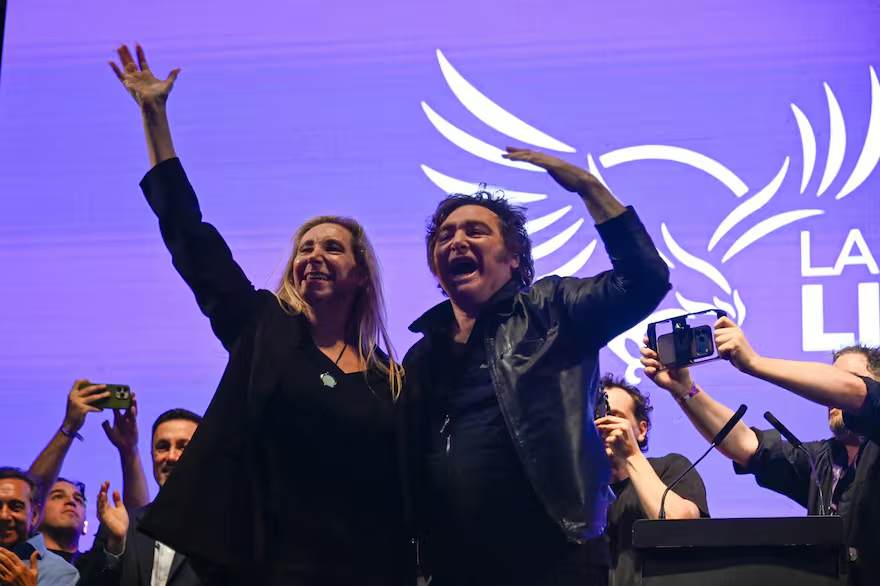 Milei cerró la campaña en Rosario: “A partir del domingo va a cambiar en serio la Argentina”