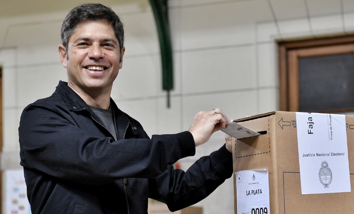 Axel Kicillof votó en La Plata y habló de una “elección crítica”