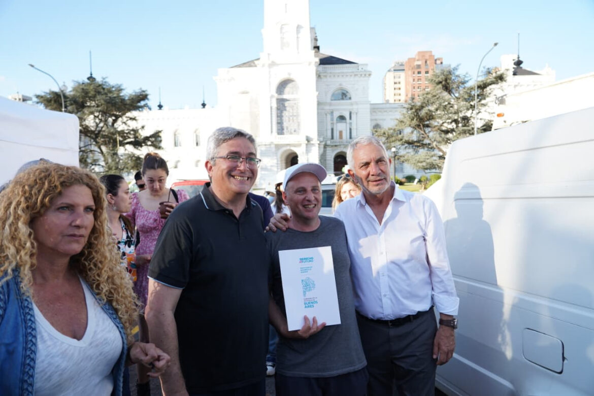 Alak y Javier Rodríguez participaron de una nueva edición de Sabores Bonaerenses en Plaza Moreno