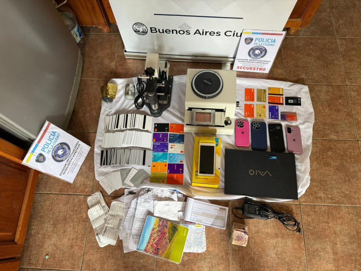 Cayó el estafador que clonaba tarjetas, compraba viajes a Brasil y los revendía haciéndose pasar por agente de turismo