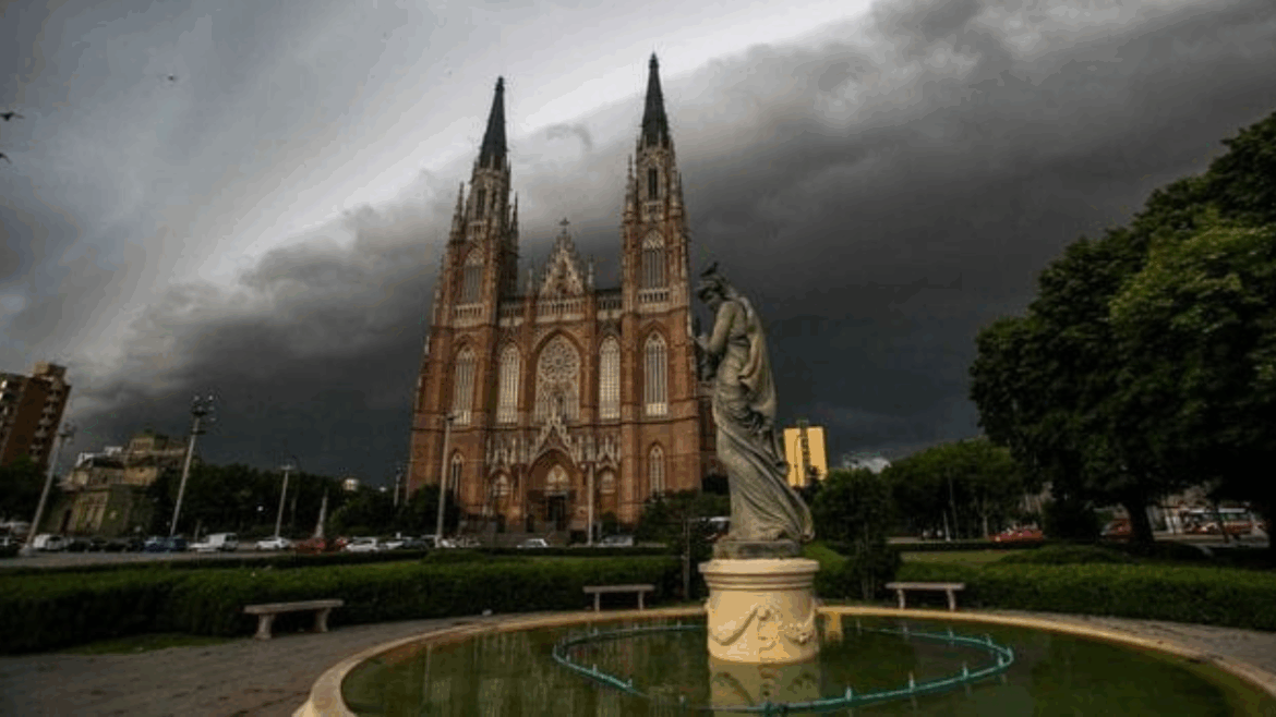 La Municipalidad dispuso el nivel de alerta ‘amarillo’ por tormentas para La Plata