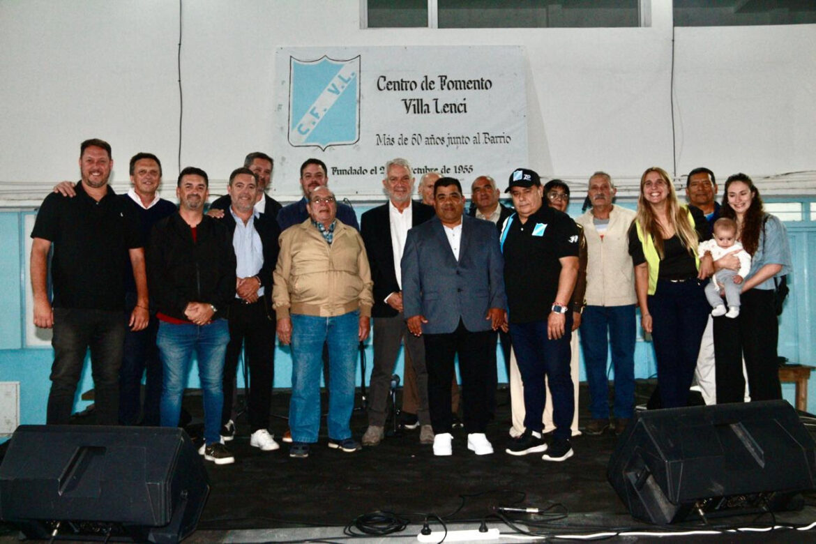 Alak participó de la cena por el 70º aniversario del Centro de Fomento Villa Lenci