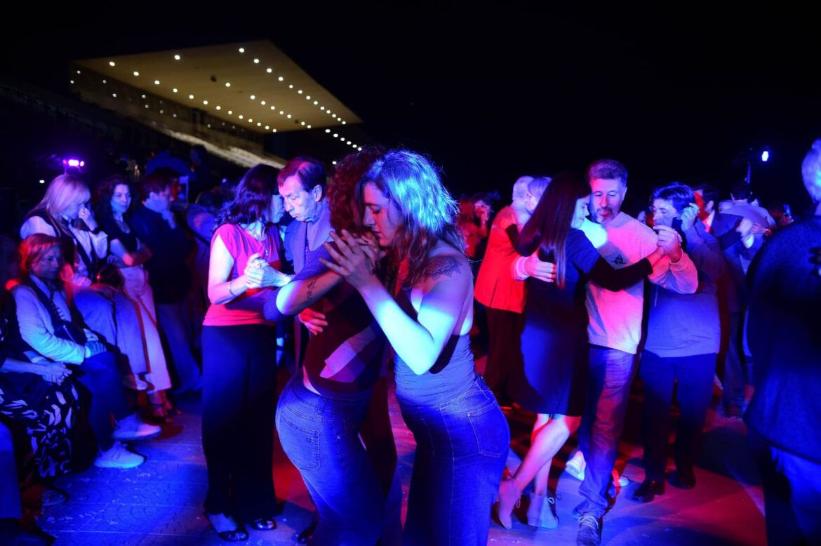 Semana de la Música: cientos de vecinos vibraron al ritmo del 2×4 en el Hipódromo