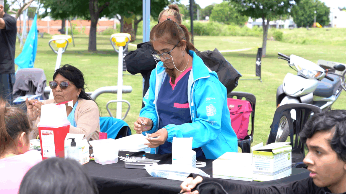 Altos de San Lorenzo vivió una jornada de servicios y asesoramiento con «Nos vemos en el barrio»