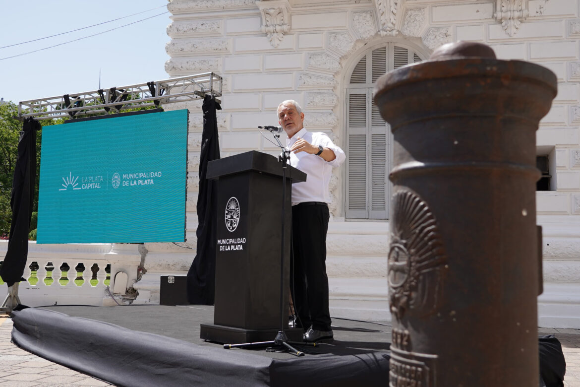 143° aniversario: restituyen un mojón fundacional de la ciudad de La Plata