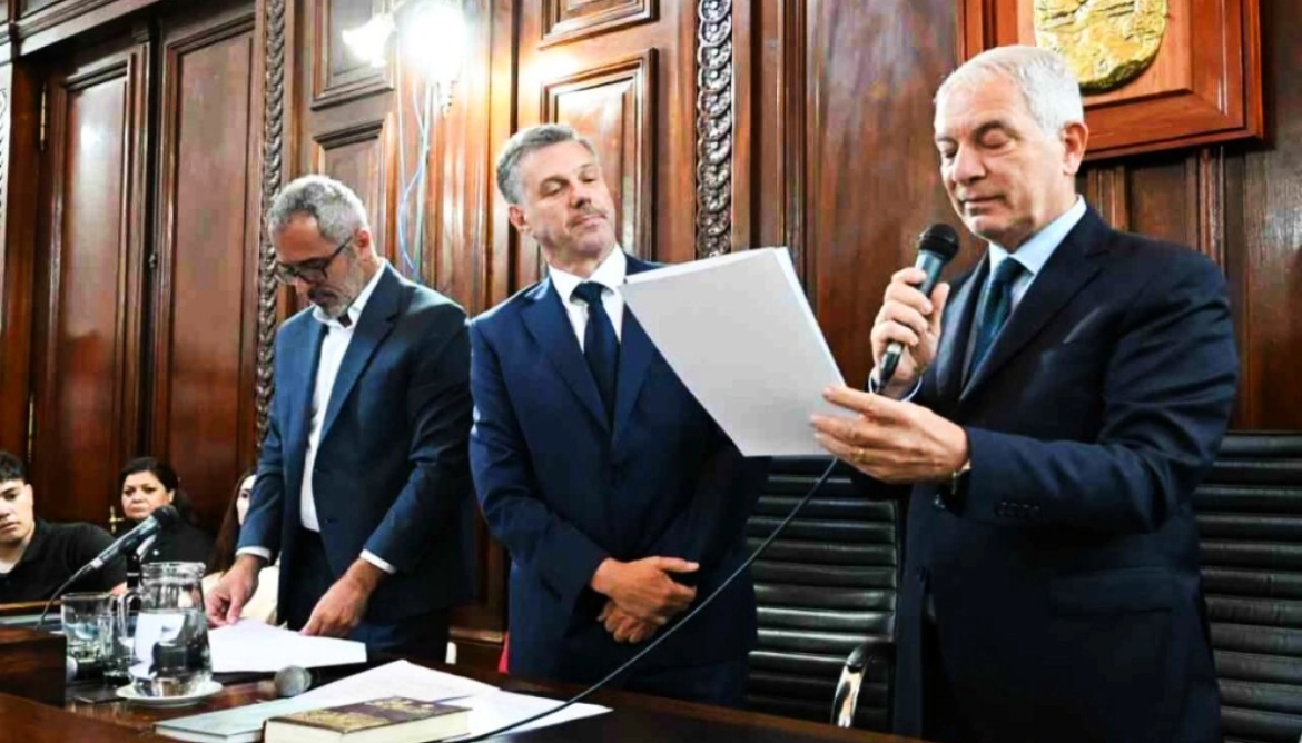 Alak encabezó la jura de los concejales electos en La Plata