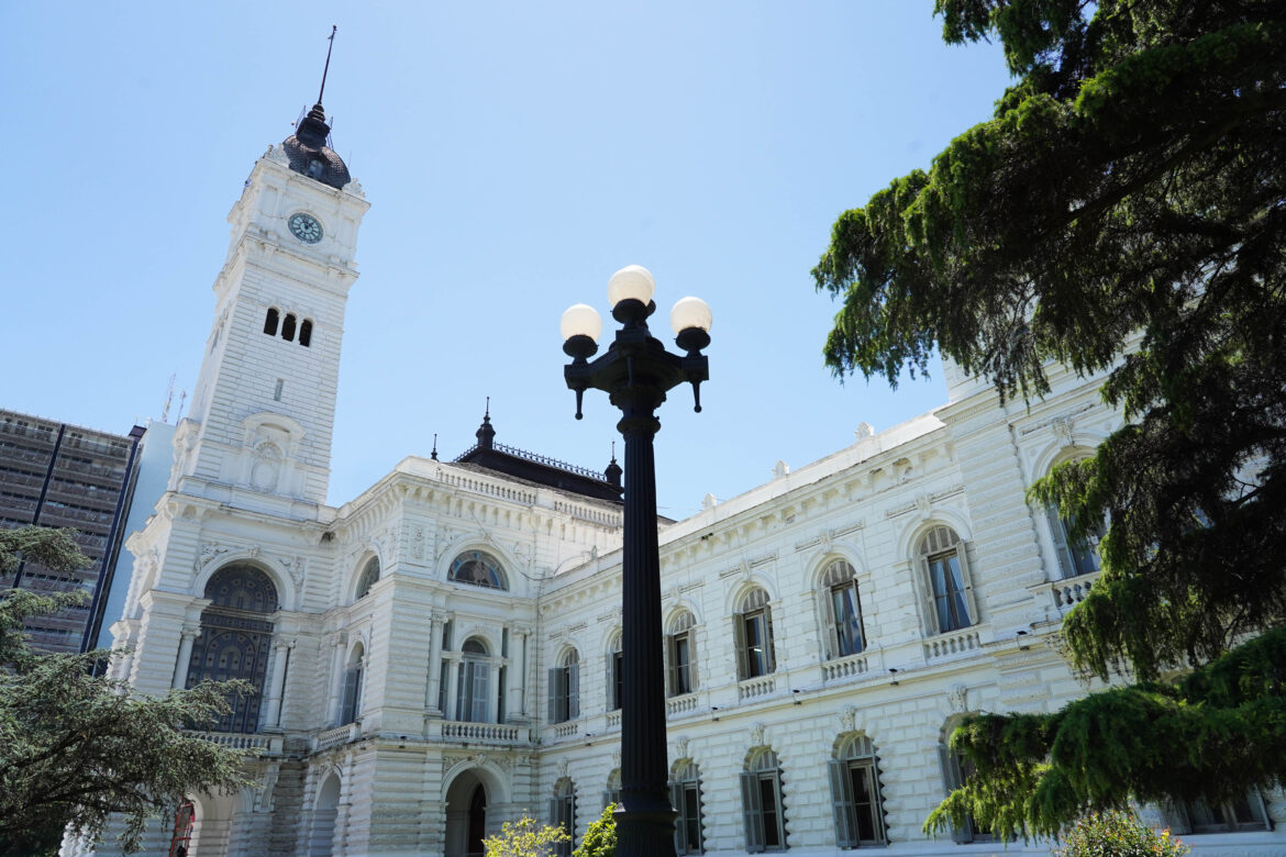 Funcionamiento de los servicios municipales durante este feriado