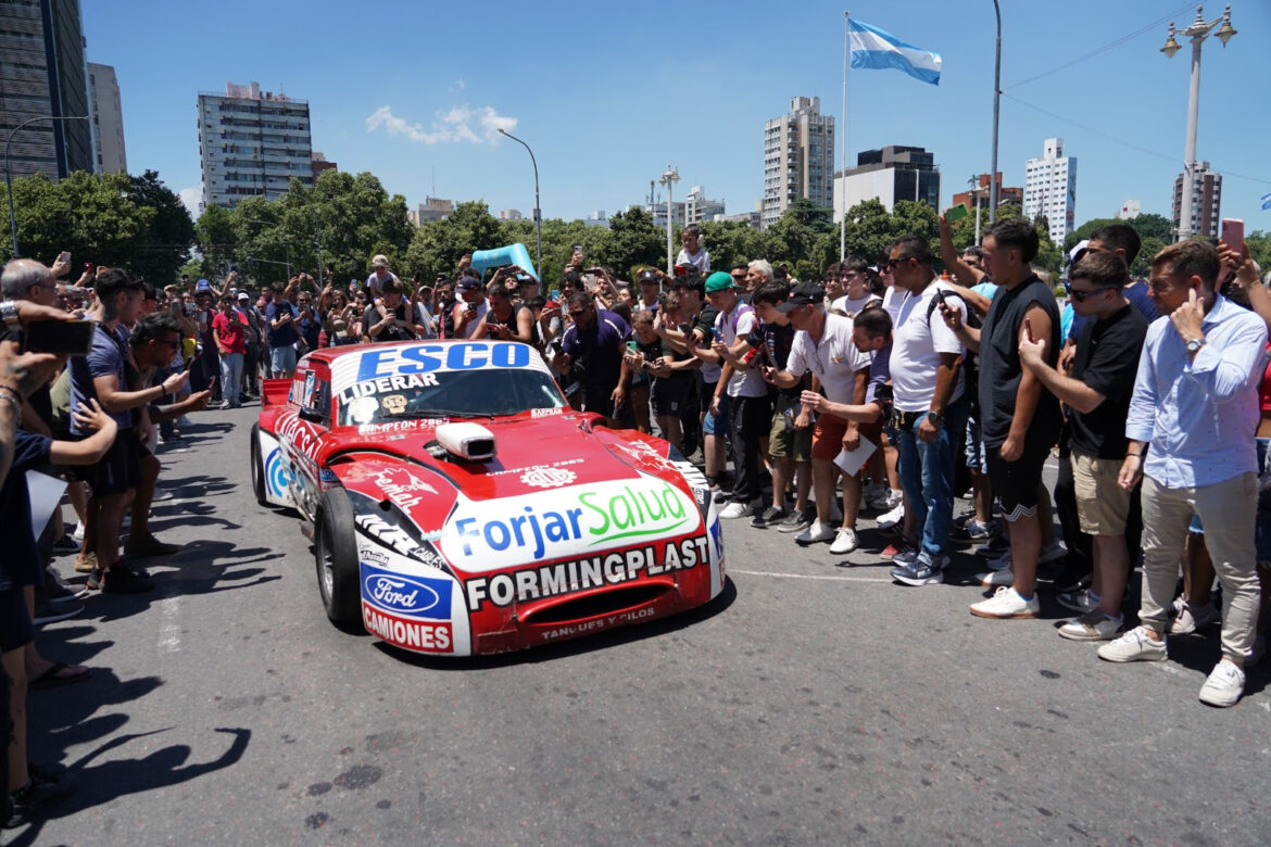 Alak recibió a pilotos del TC y la ciudad palpita el Gran Premio Coronación