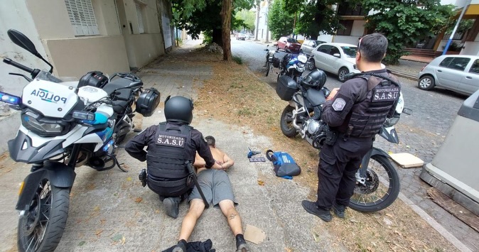 Violento asalto a un kiosco: el dueño se defendió y el ladrón terminó preso