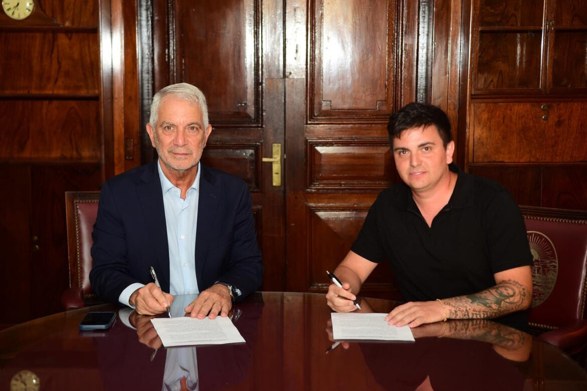 Firman acuerdo para activar el servicio de agua potable en el barrio Las Rosas de Romero