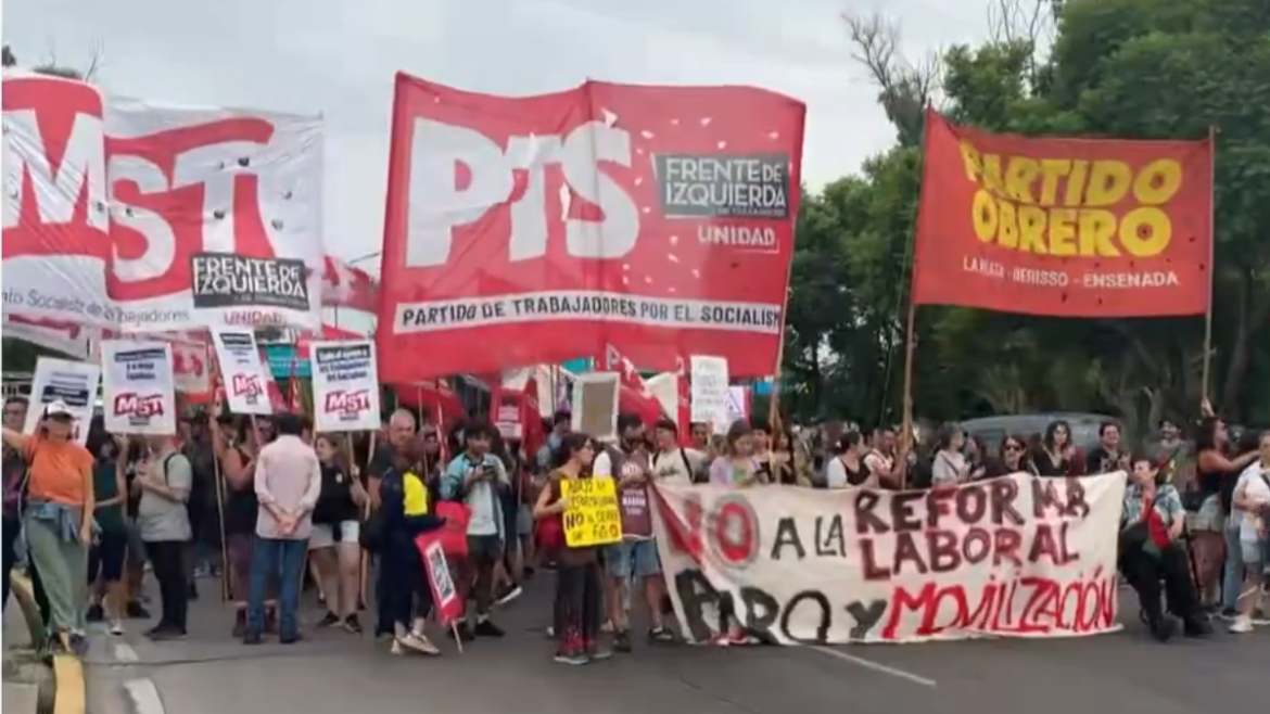 Cortaron la rotonda de la Autopista y hay bloqueos en distintos puntos de la Ciudad