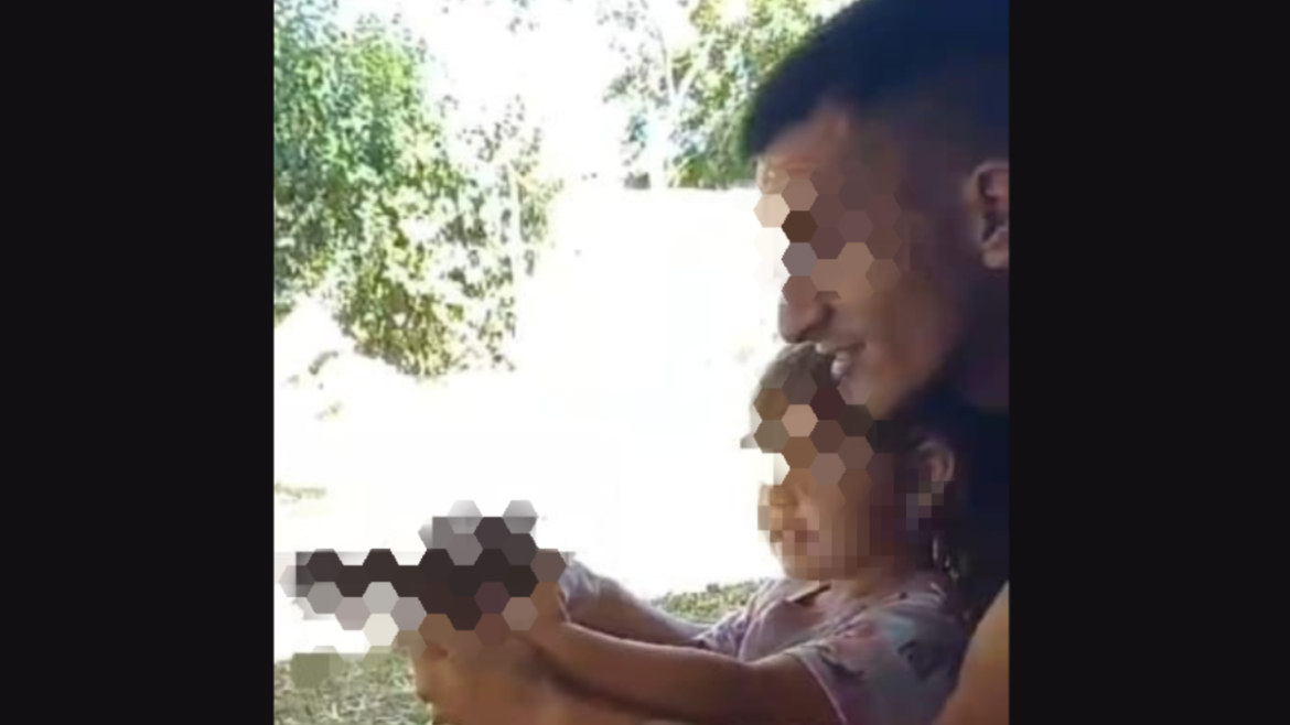 Un efectivo bonaerense fue denunciado por exponer a su hija menor manipulando un arma