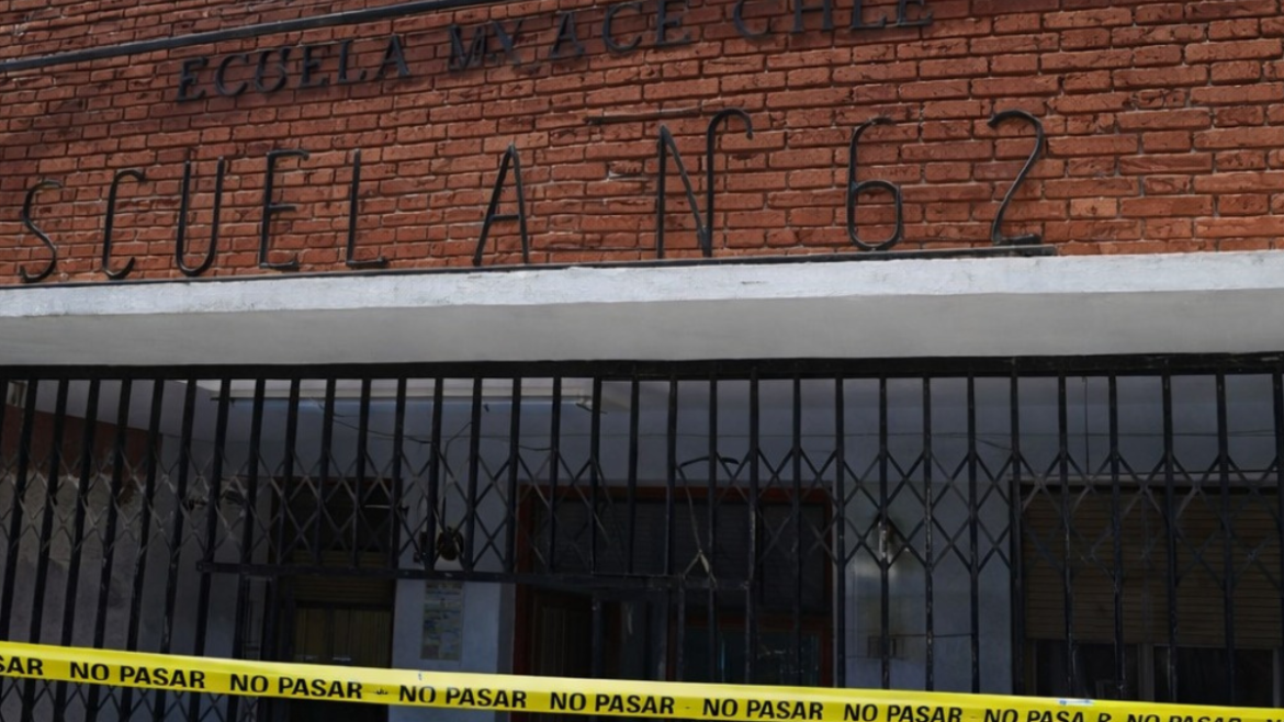 Robo y destrozos en la Escuela 62 de Altos de San Lorenzo: entraron por el techo y arrasaron con equipos
