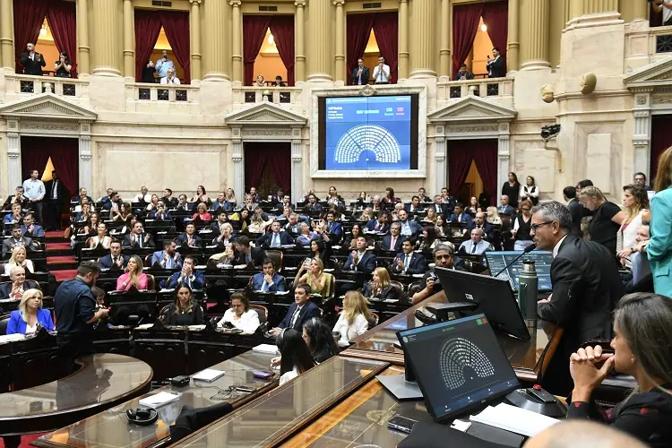 Diputados aprobó la reforma laboral y la iniciativa vuelve al Senado