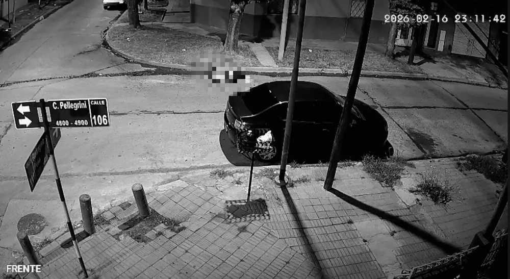 Video con imágenes sensibles: motochorros intentaron asaltar a un policía y uno murió baleado