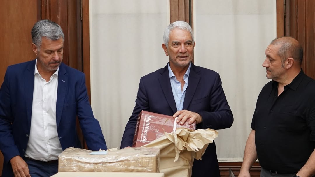 La Municipalidad encara la puesta en valor de 180 mil luminarias y más de 400 semáforos en La Plata