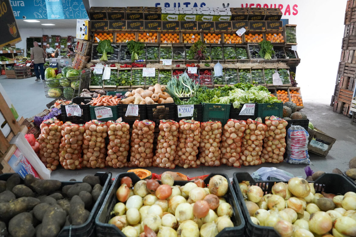 Difunden el nuevo listado de precios con beneficios y promociones en el Mercado Bonaerense La Plata