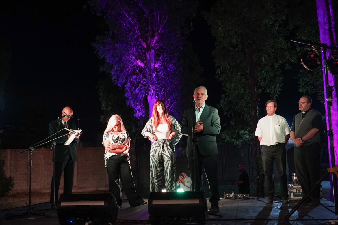 Alak participó de una cena conmemorativa por el 143° aniversario de Los Hornos